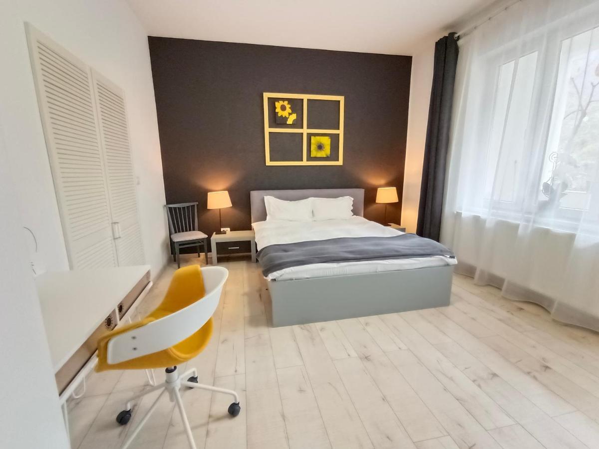 Pif Apartments Sadoveanu Брашов Екстериор снимка